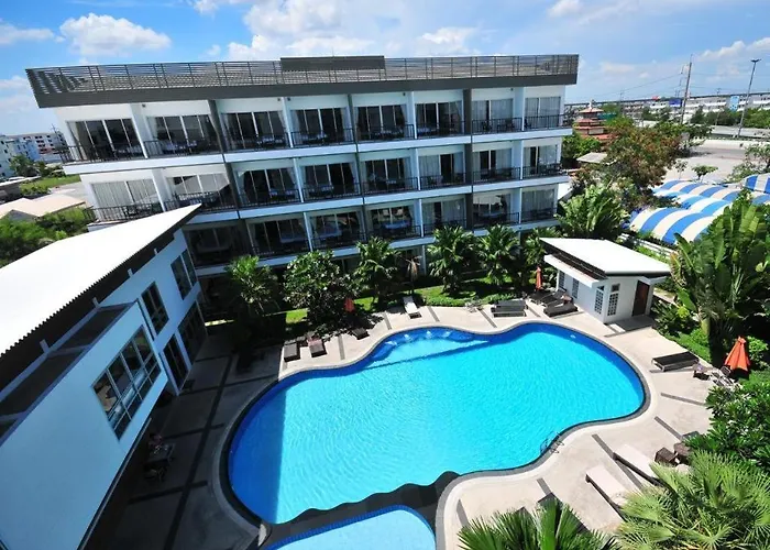 Отель Bs Premier Airport 4*