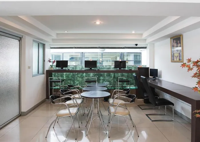 Bs Premier Airport Hotel 4*