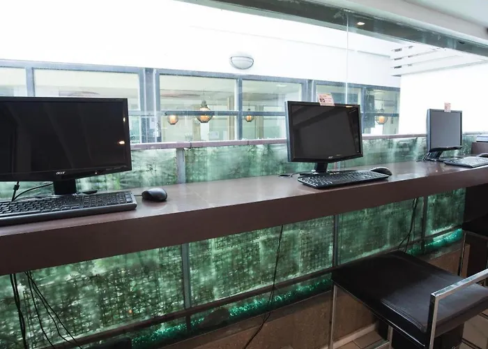Bs Premier Airport Hotel 4*