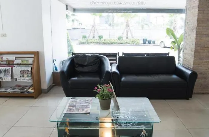 Отель Bs Premier Airport 4*