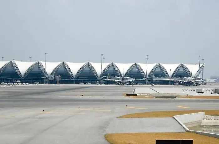 Отель Bs Premier Airport 4*